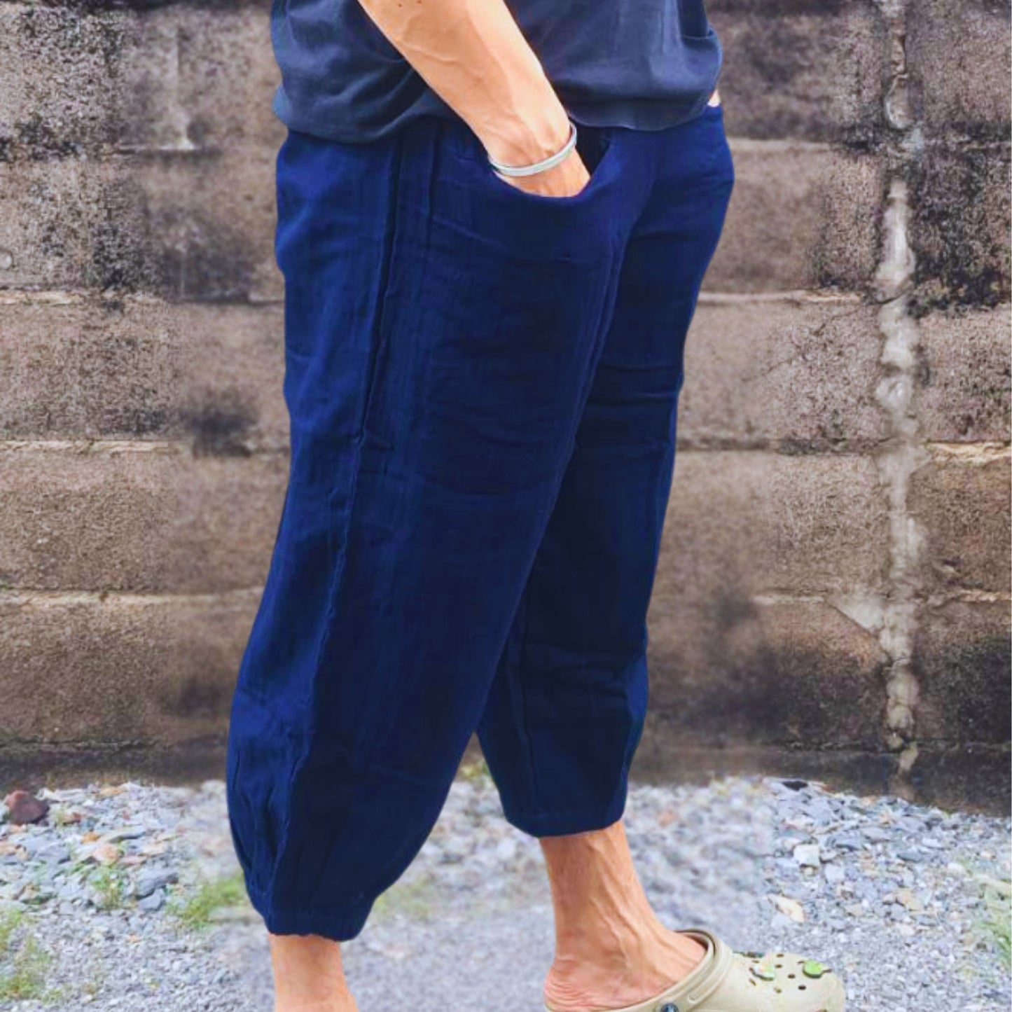 RAK MAE รักแม่ | COMFY NAKORN PRATOM COTTON JOGGER PANTS (CUFF END FINISH) - DARK BLUE