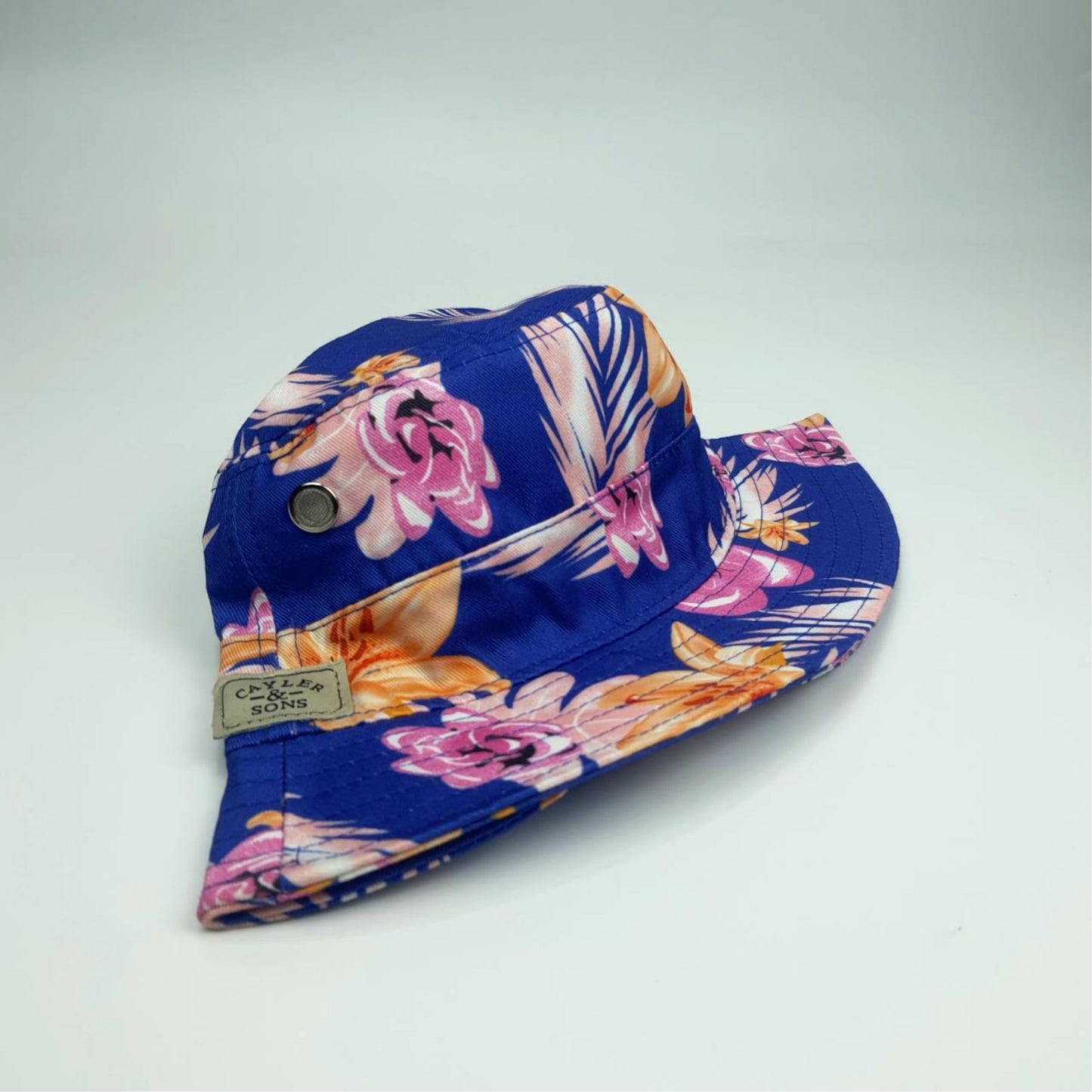 BUCKET CAYLER & SONS | HAWAIIAN FLOWERS