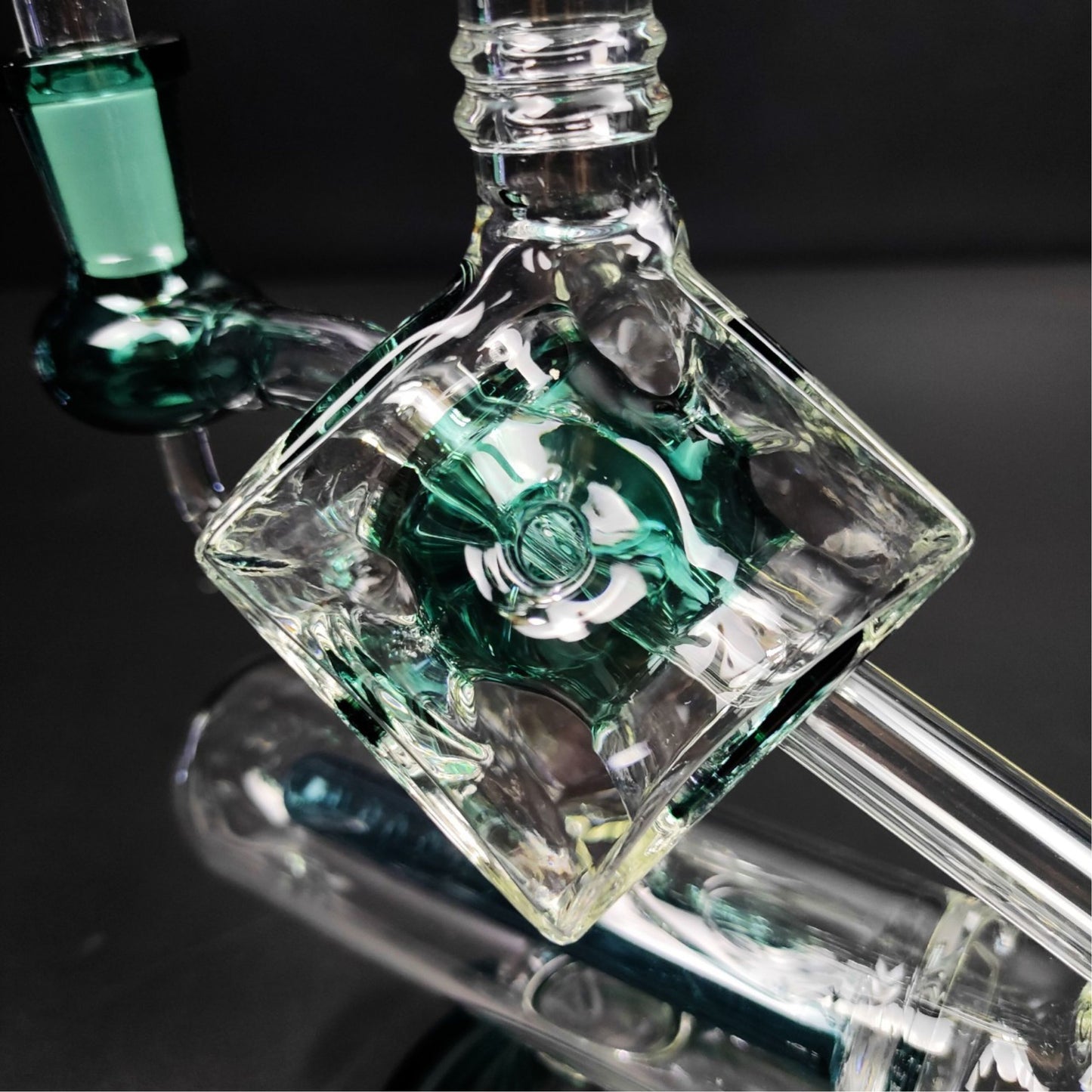 Glass Bong | DICE RECYCLER WITH INLINE PERC 10.5 INCH