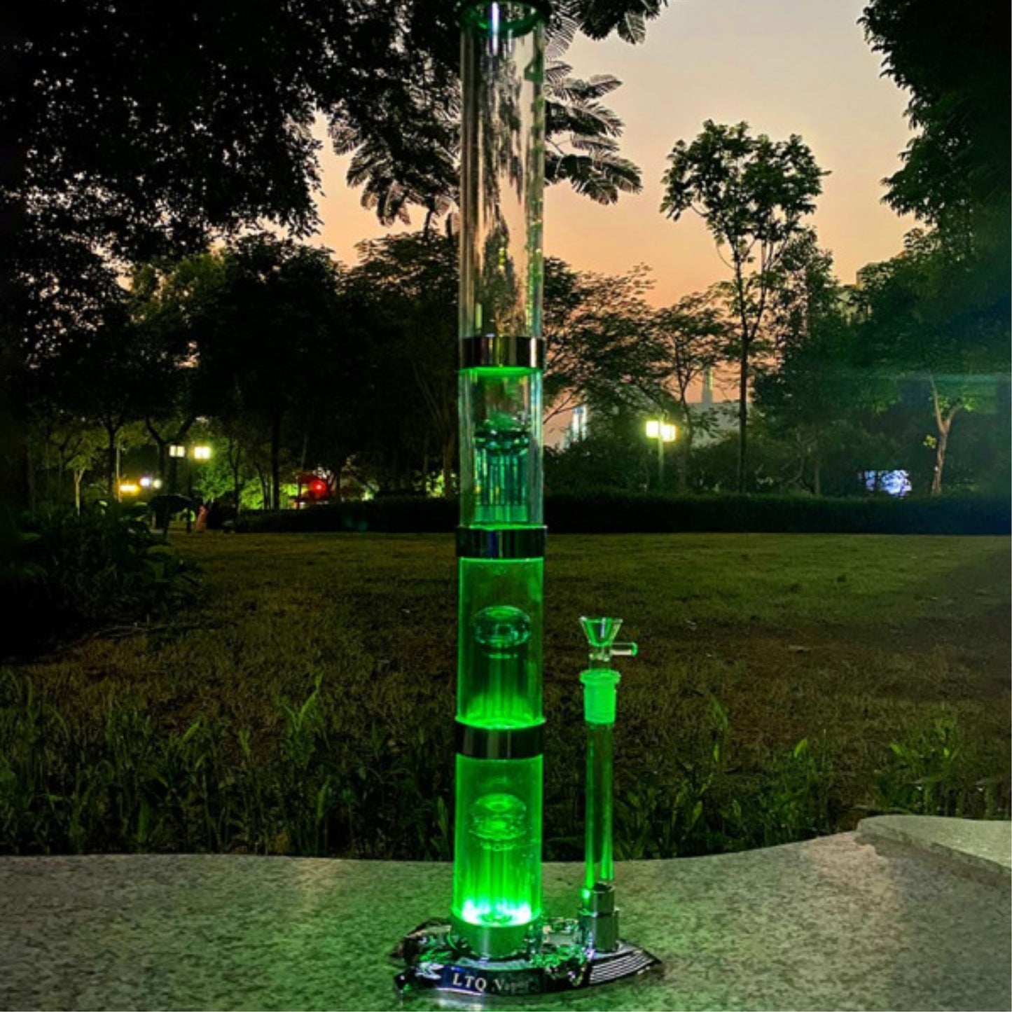 LTQ VAPOR | AURORA LED 3 PART PARTY BONG 22 INCH