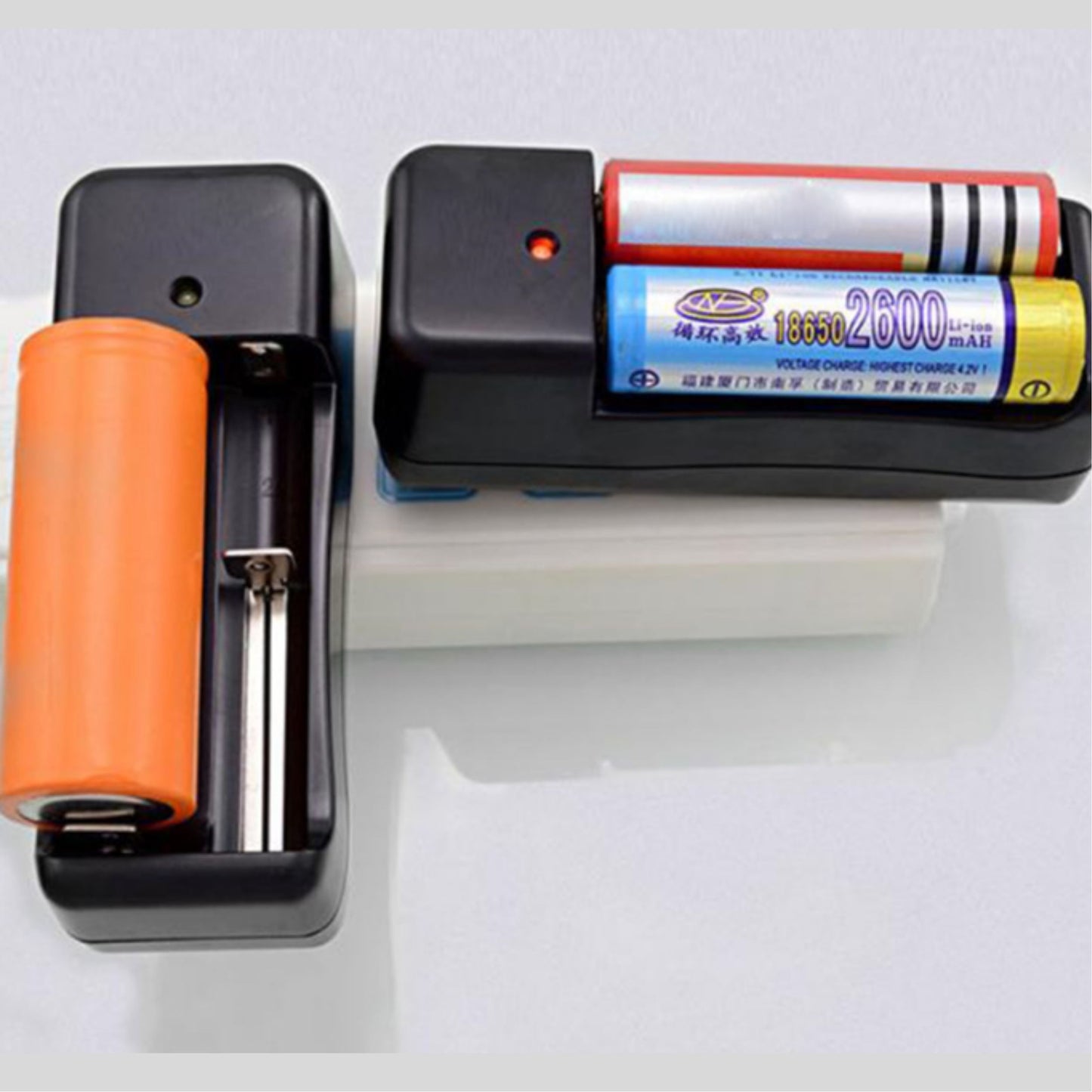 แท่นชาร์จถ่าน แบบ 2 ก้อน Li-ion Battery 18500/14500/14505/16340/100V-240V 3.7V Li-ion Universal Rechargeable