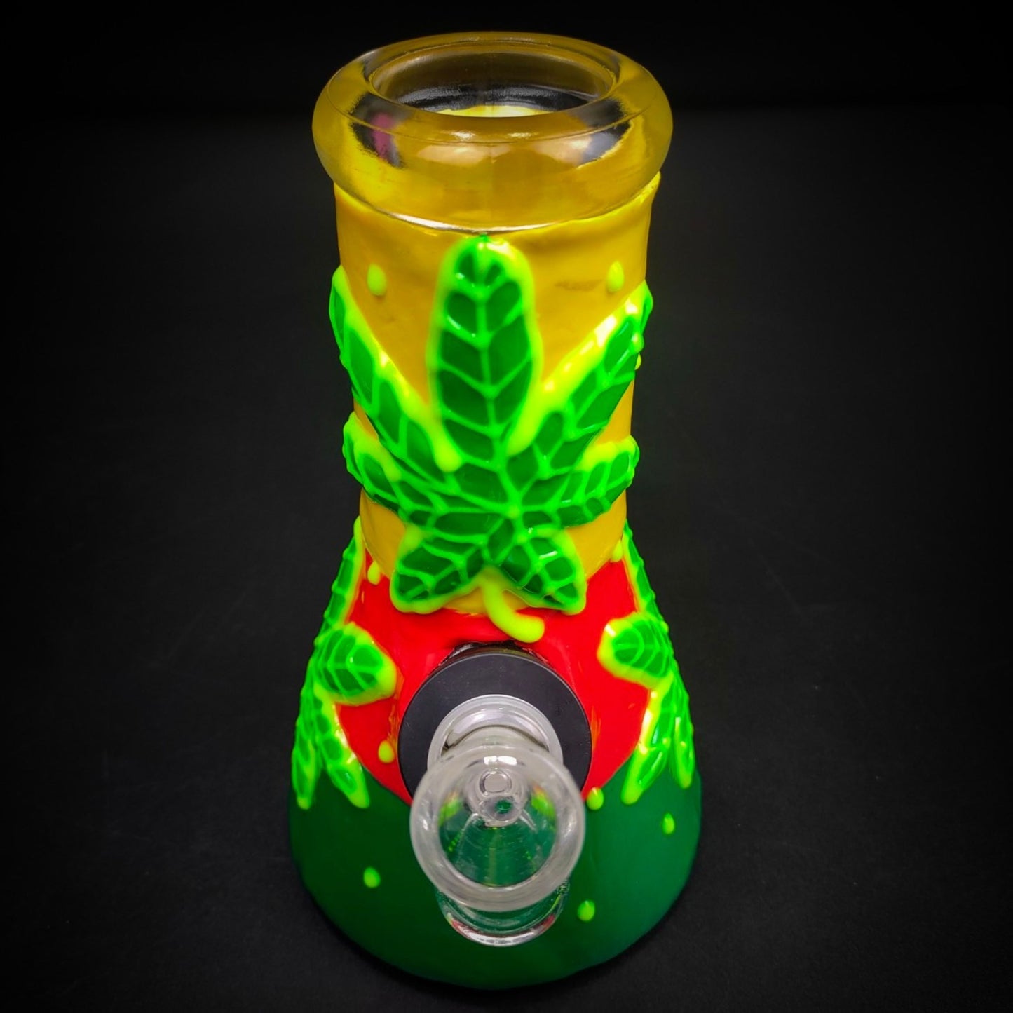 GLASS BONG | GLOW IN THE DARK 3 LEAVES MJ 3D 8 INCH