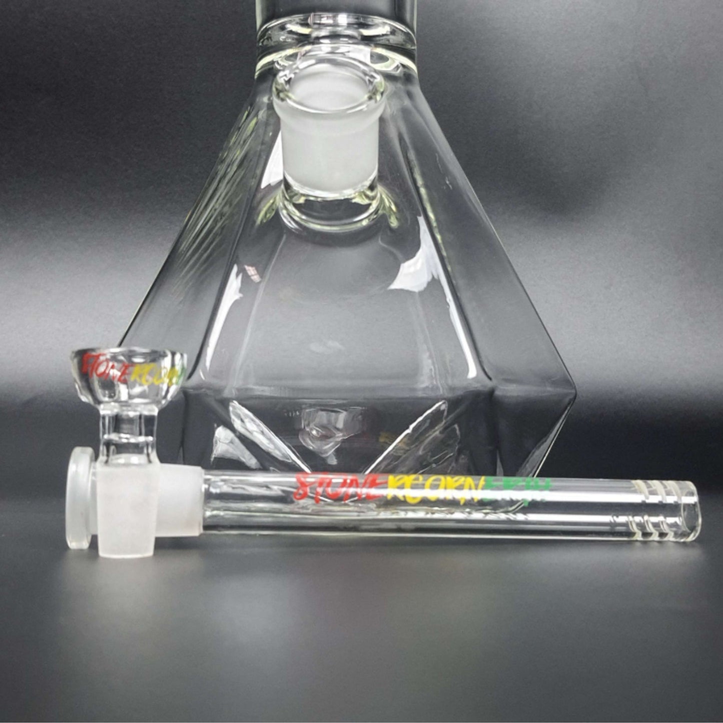 Glass Bong | STONERCORNERTH DIAMOND BONG 22 INCH