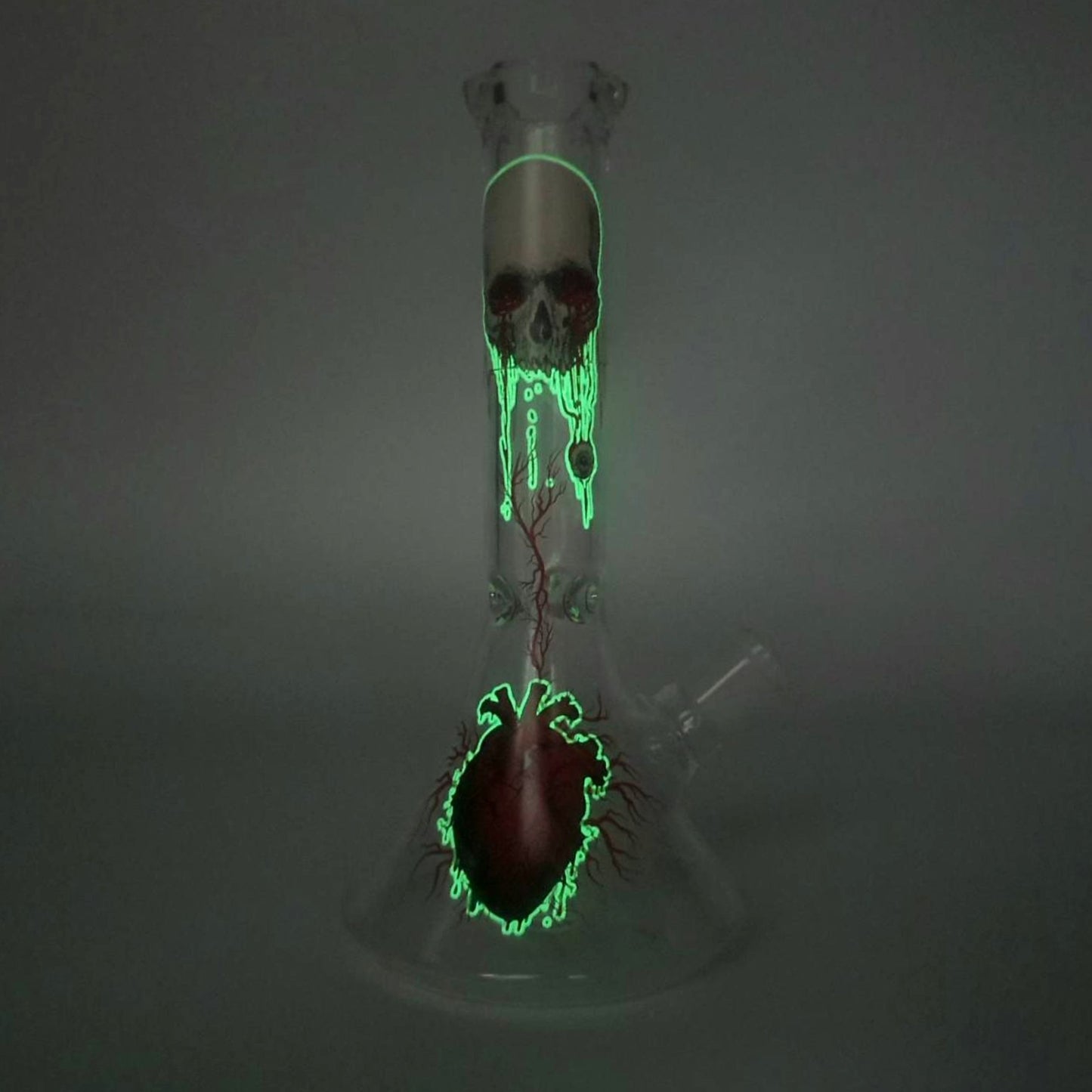 GLASS BONG | CRIMSON HEART GLOW IN THE DARK BEAKER 9INCH 5MM THICKNESS