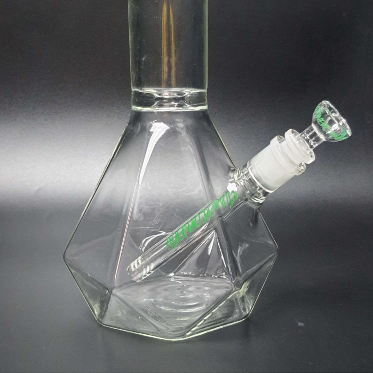 Glass Bong | STONERCORNERTH DIAMOND BONG 22 INCH