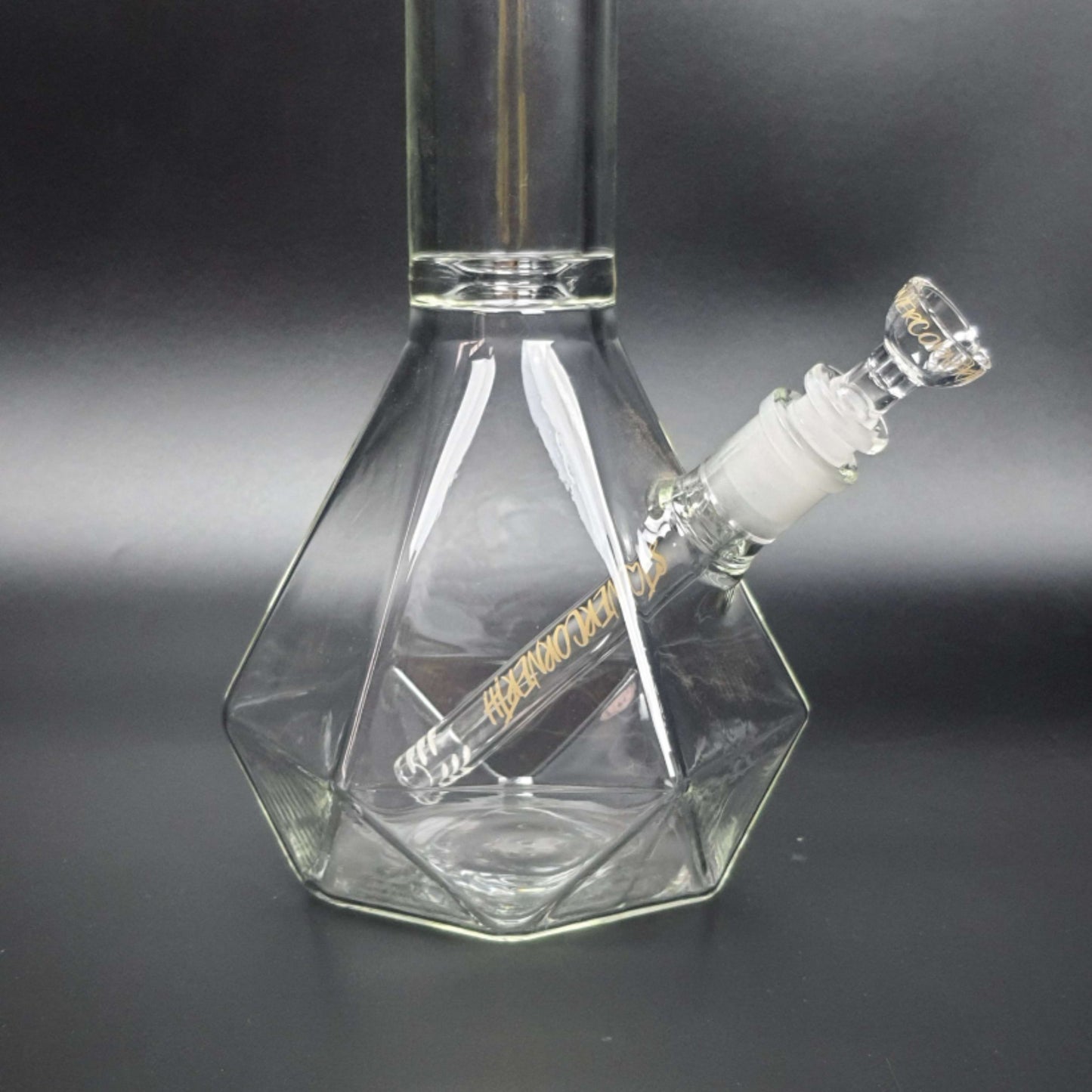 Glass Bong | STONERCORNERTH DIAMOND BONG 22 INCH