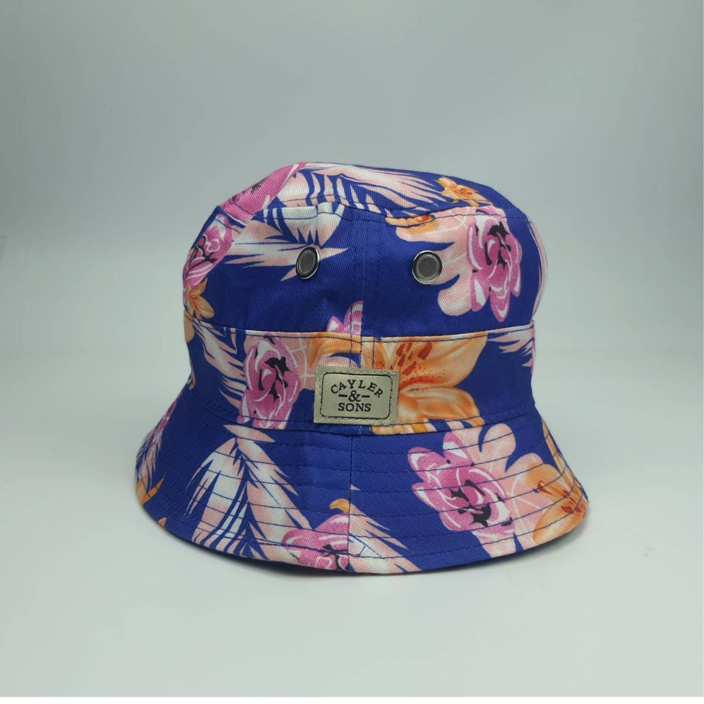 BUCKET CAYLER & SONS | HAWAIIAN FLOWERS