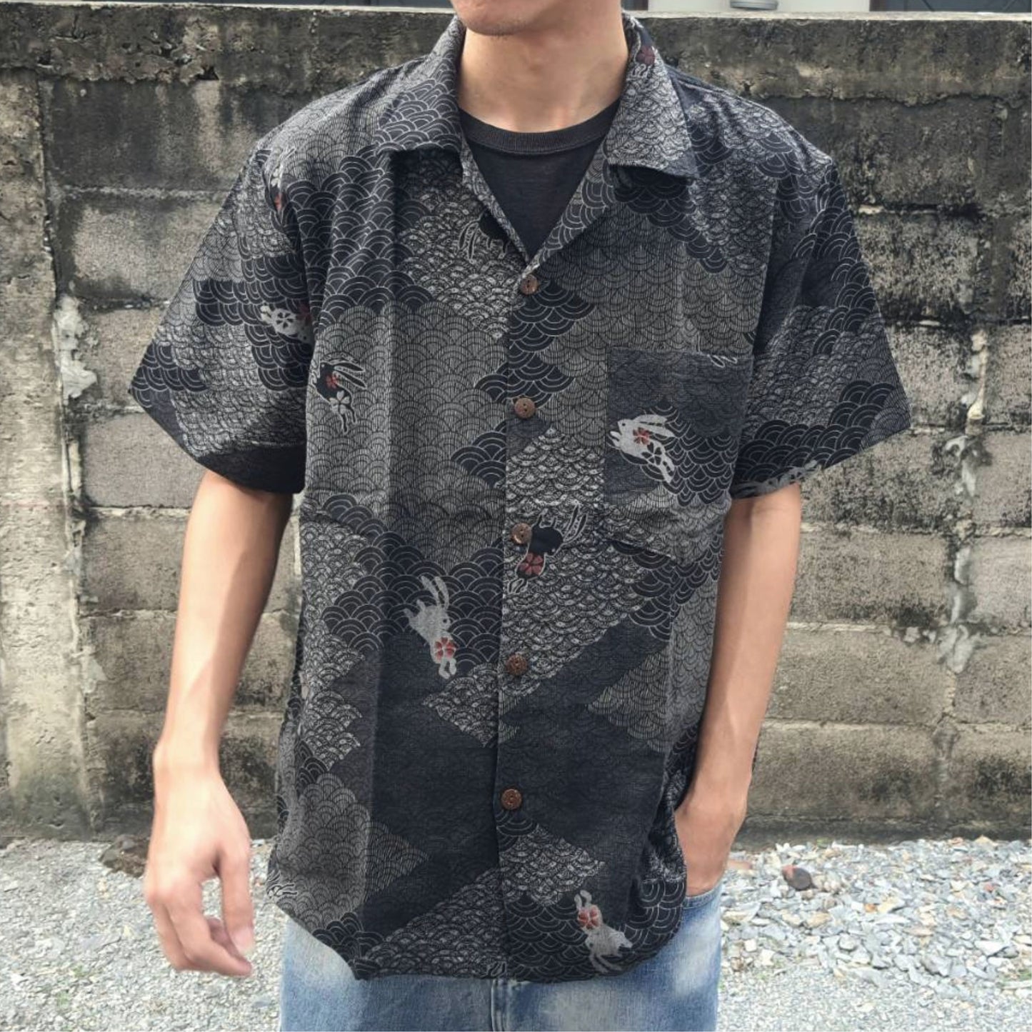 RAK MAE รักแม่ | COMFY HAWAIIAN COTTON SHIRT - RABBIT IN THE MOON