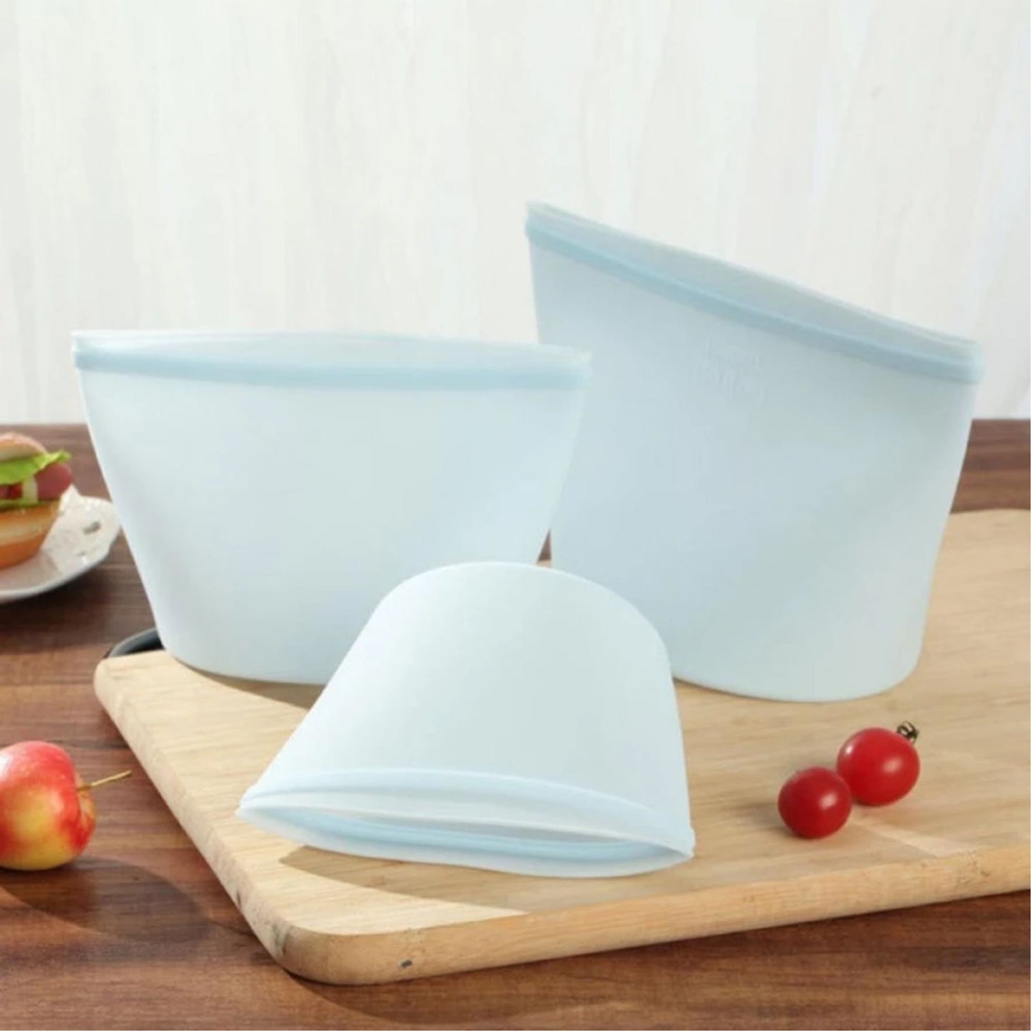 REUSABLE SILICONE FOOD STORAGE BAGS 8 BAGS PER SET