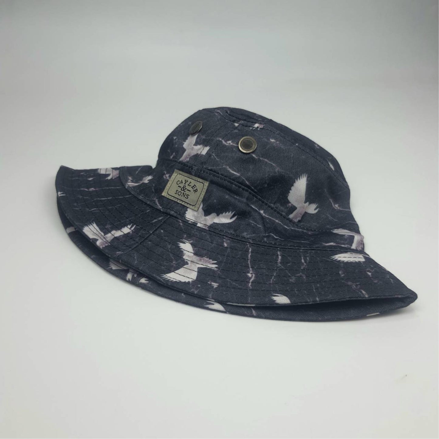 BUCKET CAYLER & SONS | SAVIOR