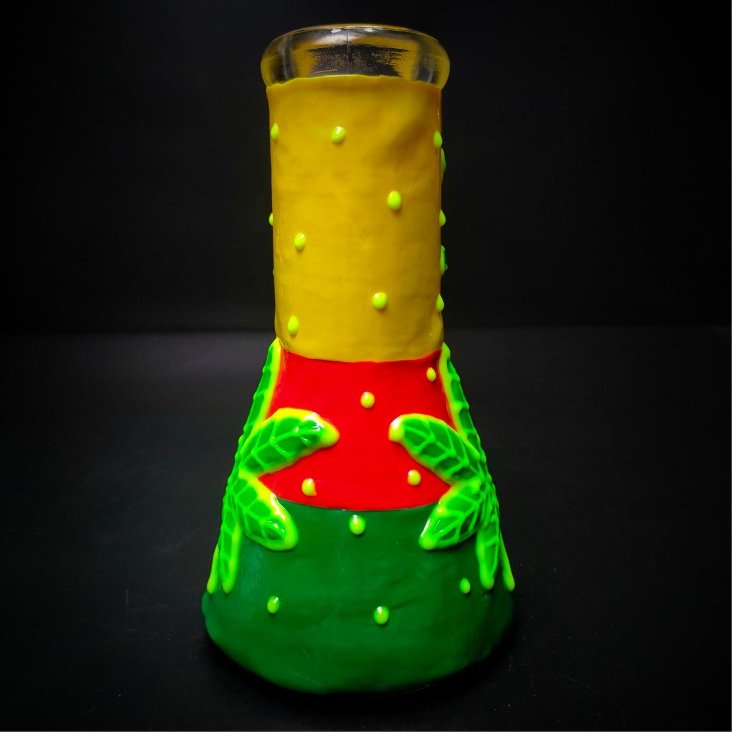 GLASS BONG | GLOW IN THE DARK 3 LEAVES MJ 3D 8 INCH