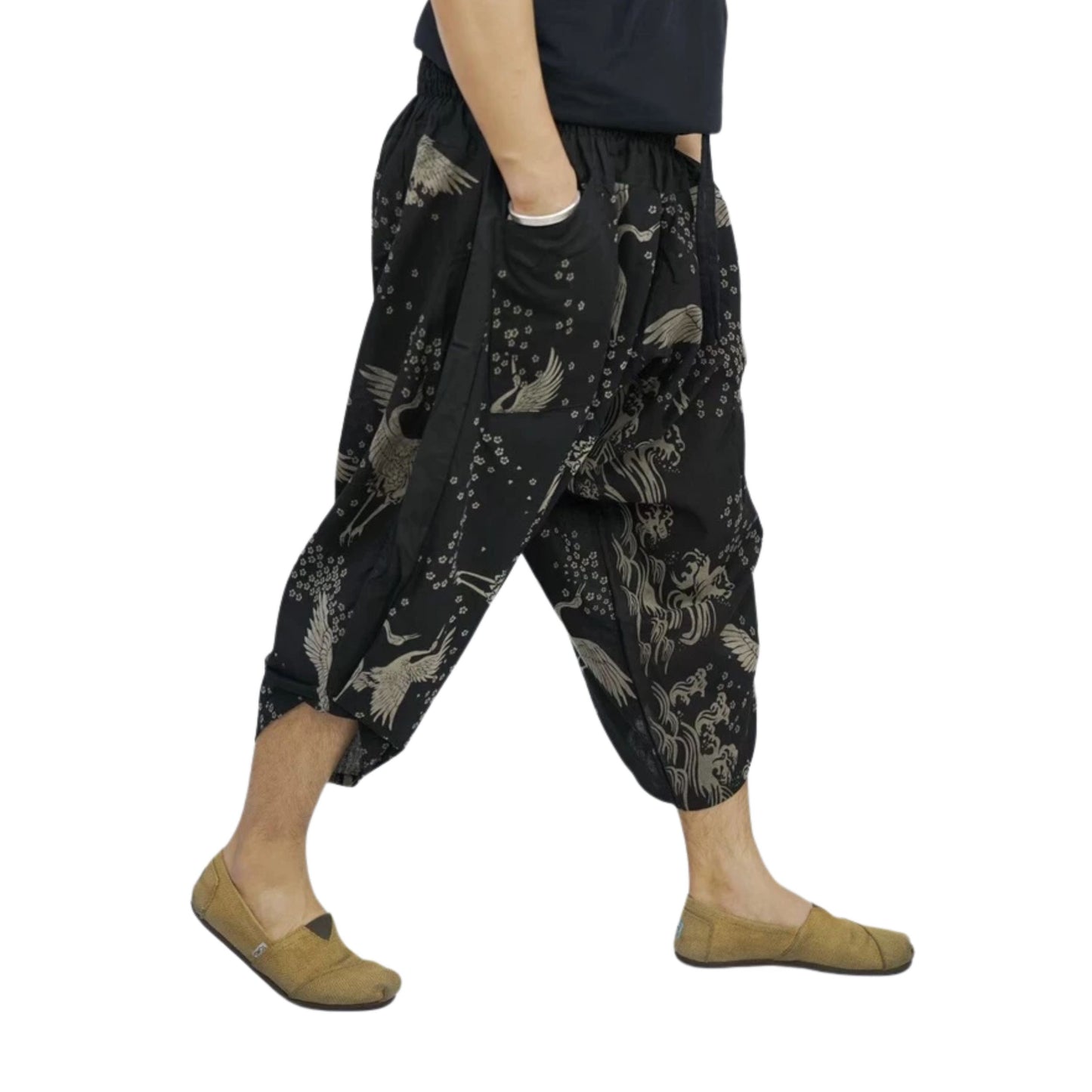 RAK MAE รักแม่ | COMFY CHIANG MAI COTTON JOGGER SHORTS PANTS (SAMURAI FINISH) - BLACK CRANE & SAKURA (REGULAR SIZE)