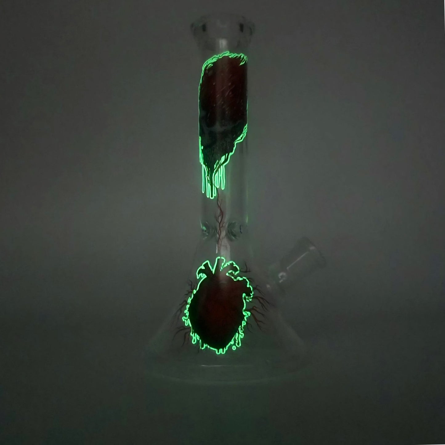 GLASS BONG | CRIMSON HEART GLOW IN THE DARK BEAKER 9INCH 5MM THICKNESS