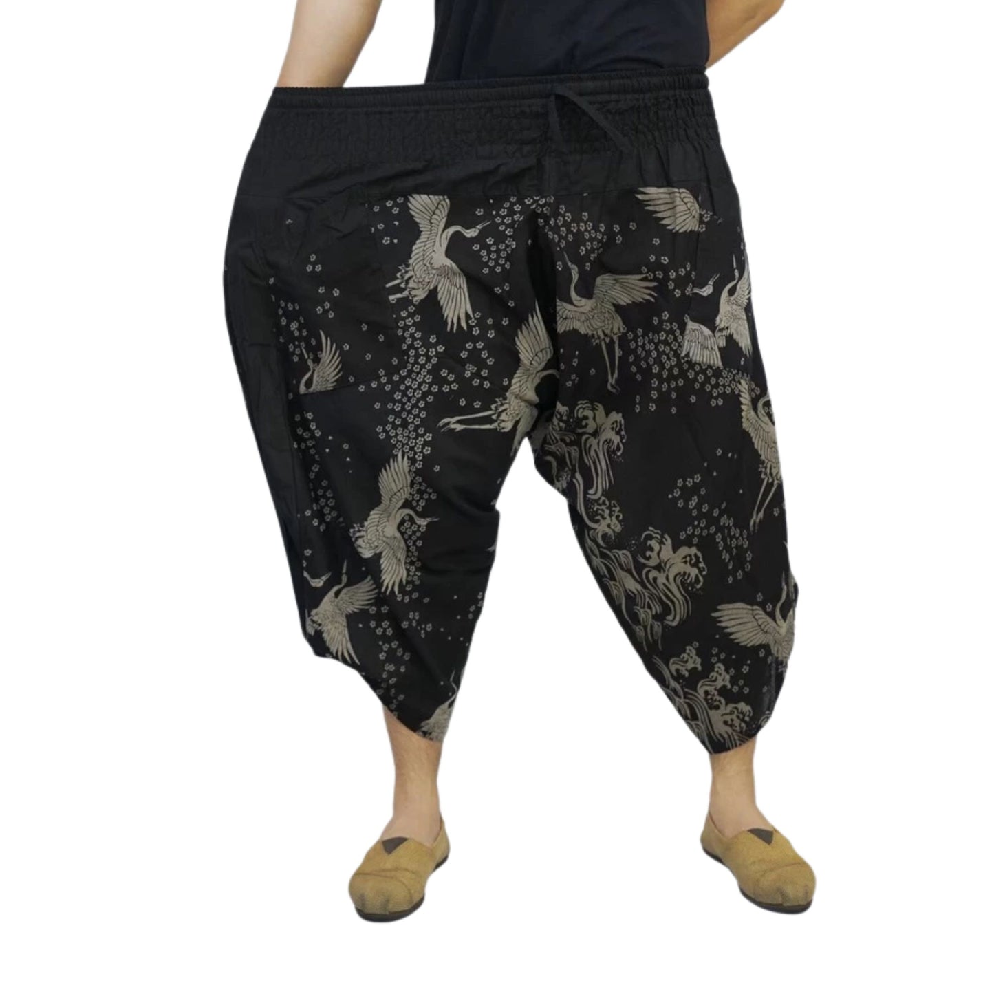 RAK MAE รักแม่ | COMFY CHIANG MAI COTTON JOGGER SHORTS PANTS (SAMURAI FINISH) - BLACK CRANE & SAKURA (REGULAR SIZE)