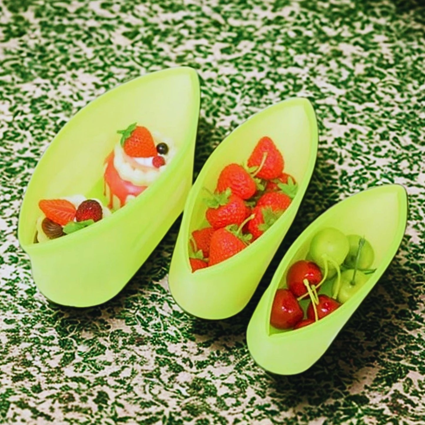 REUSABLE SILICONE FOOD STORAGE BAGS 8 BAGS PER SET