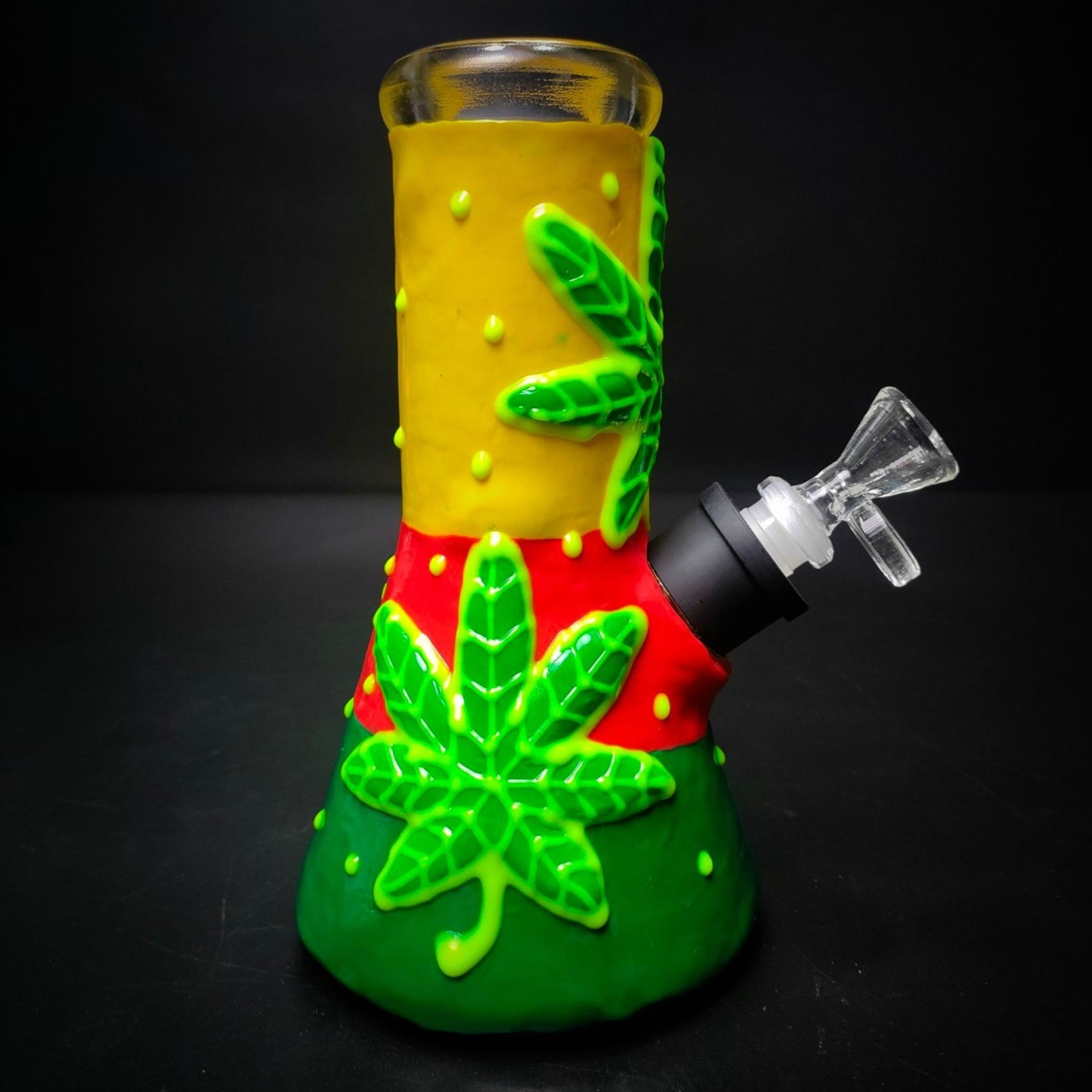 GLASS BONG | GLOW IN THE DARK 3 LEAVES MJ 3D 8 INCH