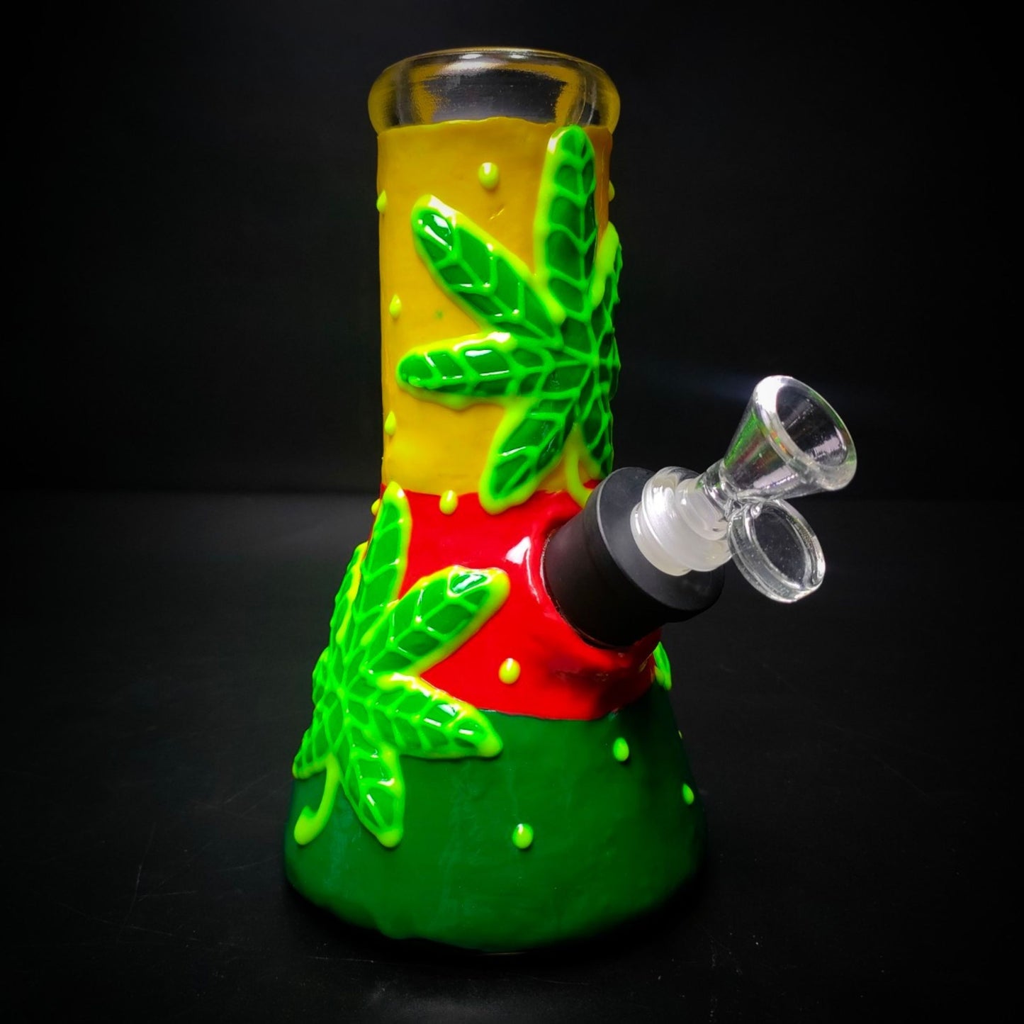 GLASS BONG | GLOW IN THE DARK 3 LEAVES MJ 3D 8 INCH