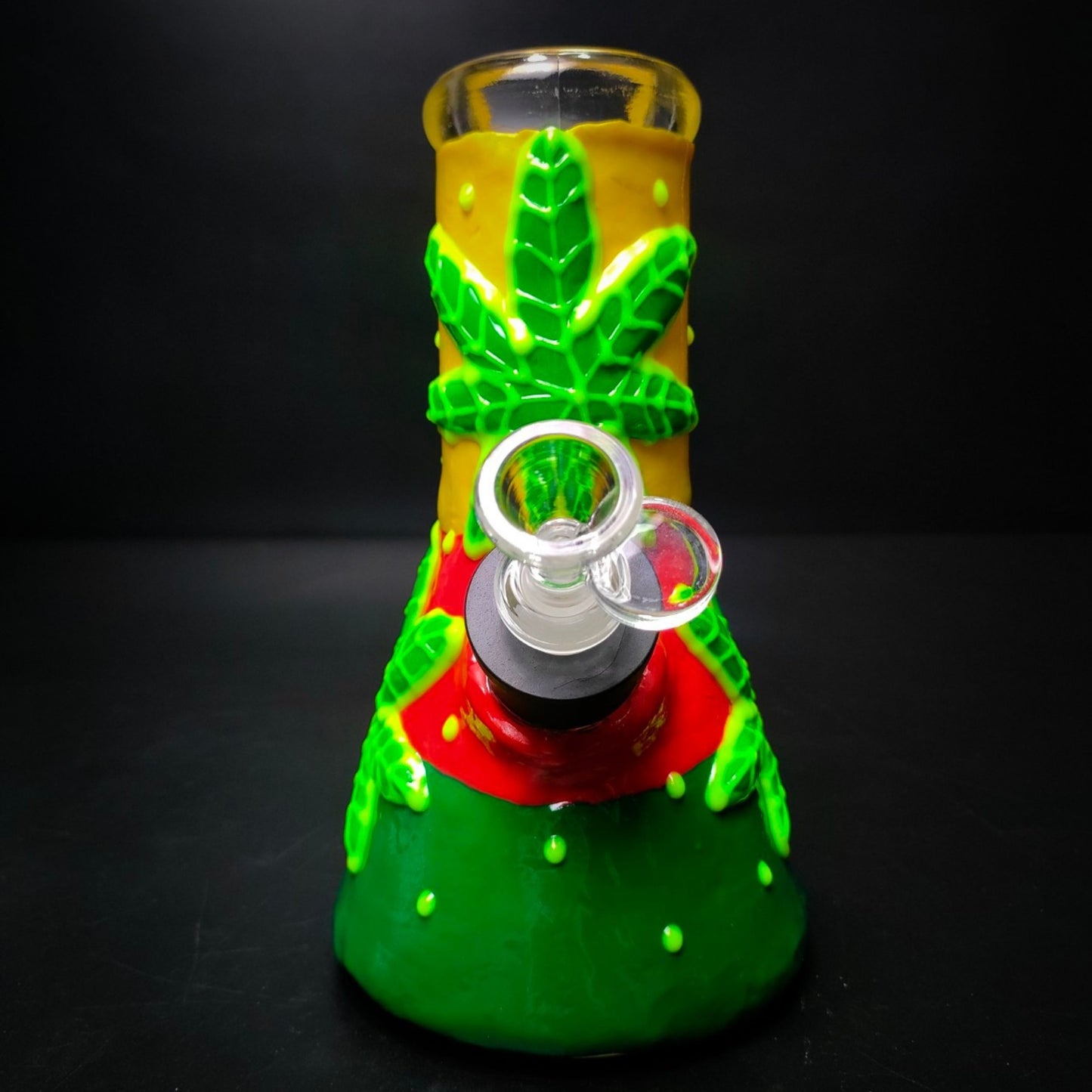 GLASS BONG | GLOW IN THE DARK 3 LEAVES MJ 3D 8 INCH